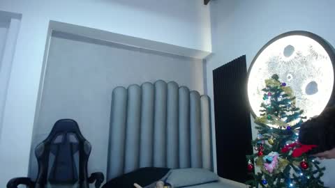 Sarah online show from December 15, 12:23 pm