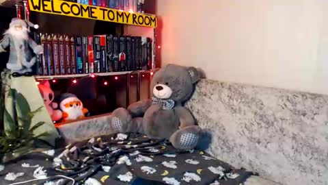 Yours Sarah online show from December 17, 10:11 pm