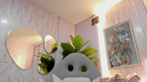 Sarah online show from March 21, 8:19 am