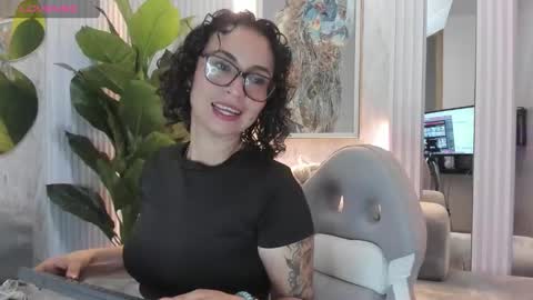 Sarah online show from March 25, 2:18 am