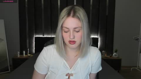 Snapshot of sarah_soul chatting on February 5, 12:53 am Sarah online show from February 5, 12:53 am