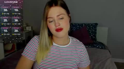Snapshot of sarah_soul chatting on September 16, 12:34 am Sarah online show from September 16, 12:34 am