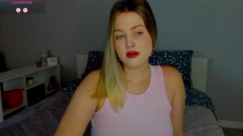 Snapshot of sarah_soul chatting on September 17, 1:09 am Sarah online show from September 17, 1:09 am