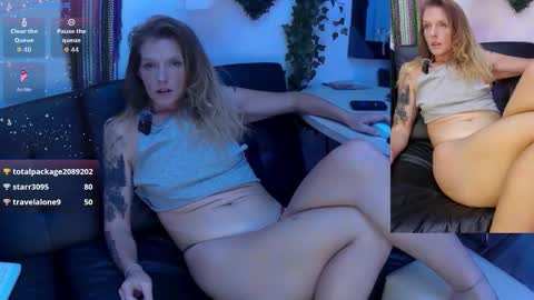 sarahdellisonn online show from November 23, 8:18 pm
