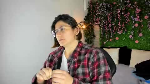 Sarah Deyvis online show from November 30, 2:24 pm