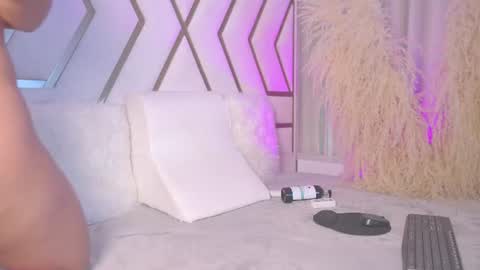 Sarah online show from July 24, 1:41 pm