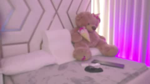 Sarah online show from February 2, 12:01 pm