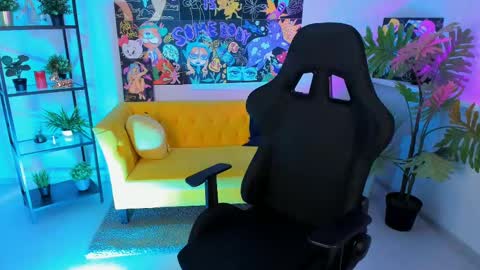 Divine Sarah NONUDE model online show from March 6, 2:51 pm