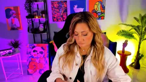 Divine Sarah NONUDE model online show from September 14, 1:01 pm