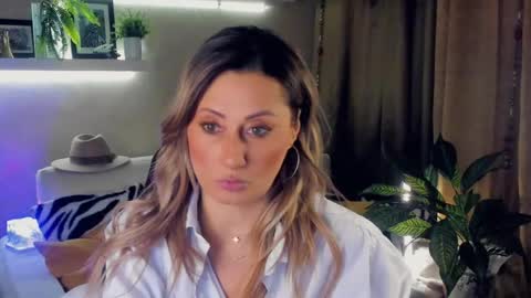 Divine Sarah NONUDE model online show from May 1, 6:02 pm