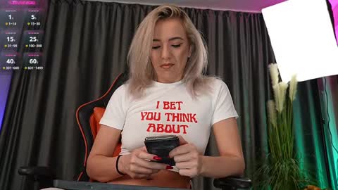 Snapshot of sarahjadore chatting on February 22, 7:47 pm Sarahjadore online show from February 22, 7:47 pm