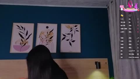 Snapshot of sarahmiler_ chatting on October 8, 12:00 pm Sarah online show from October 8, 12:00 pm