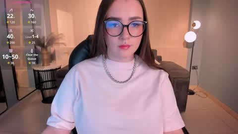 Snapshot of sarahrhodes_ chatting on October 20, 11:37 am Sarah Rhodes online show from October 20, 11:37 am