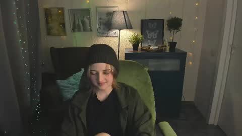 Sarah online show from May 27, 9:23 pm
