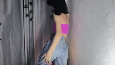 Sarah  online show from May 6, 9:32 pm