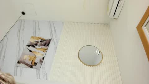 Sara Lewis online show from March 6, 11:53 am