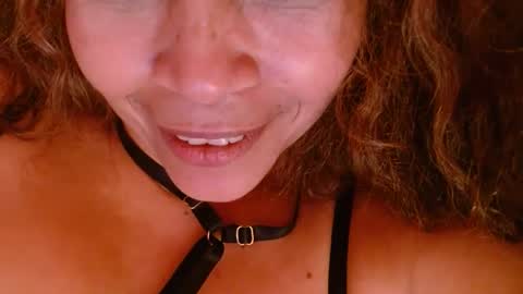 Snapshot of saralove2 chatting on February 8, 4:25 pm sara online show from February 8, 4:25 pm
