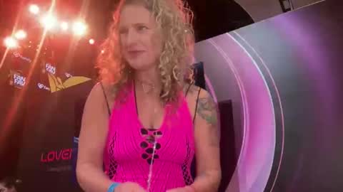 Back from Vacay  Follow for more here  online show from January 18, 3:37 am