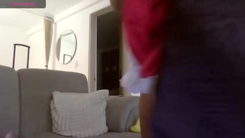 sara martinez online show from June 3, 2:33 pm