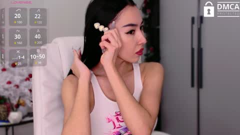 Snapshot of saranmia chatting on January 20, 1:00 pm Mia online show from January 20, 1:00 pm