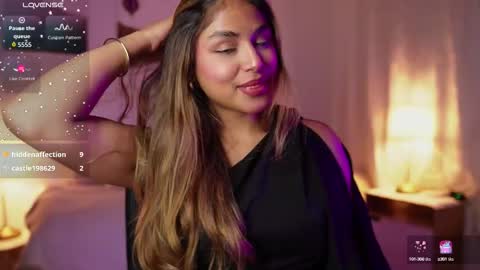 Snapshot of saraparisi_ chatting on October 11, 1:54 am Sara online show from October 11, 1:54 am