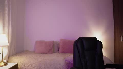 Snapshot of saraparisi_ chatting on September 30, 11:48 pm Sara online show from September 30, 11:48 pm