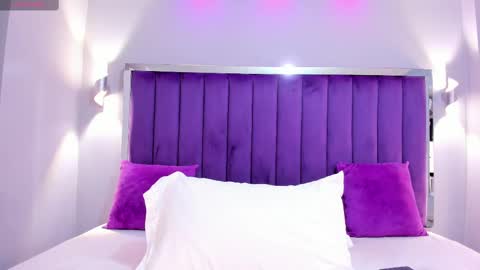 Sara   online show from September 12, 11:29 pm