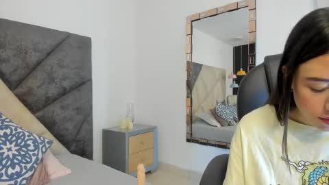 Snapshot of sarawagner_ chatting on September 26, 7:11 pm online show from September 26, 7:11 pm
