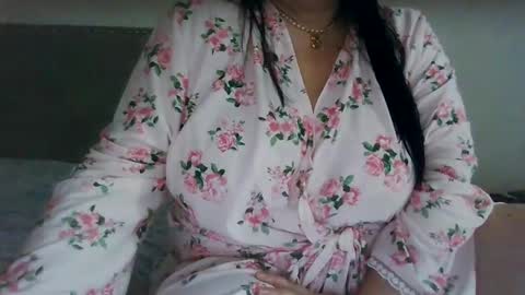 Sara online show from May 9, 10:05 pm