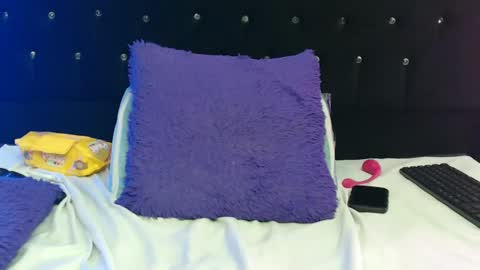 Snapshot of sarita_multisquirt chatting on February 8, 7:37 am Sara online show from February 8, 7:37 am