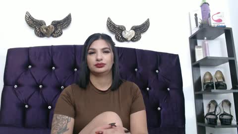 Snapshot of sarita_multisquirt chatting on September 18, 3:43 am Sara online show from September 18, 3:43 am