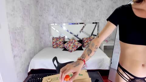 sarah online show from September 21, 10:36 pm