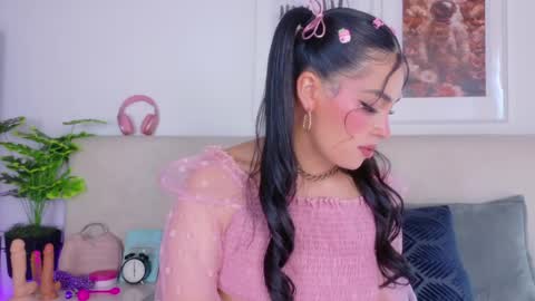 Sara online show from May 6, 10:16 pm