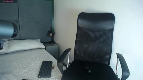 Snapshot of sasha_brattz chatting on February 22, 5:44 am Sasha Brattz online show from February 22, 5:44 am