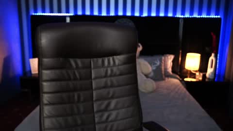 Snapshot of sasha_exclusive chatting on February 6, 3:37 am Sasha Exclusive online show from February 6, 3:37 am