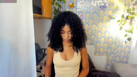 Snapshot of sasha_fox0 chatting on February 27, 1:30 am emy online show from February 27, 1:30 am