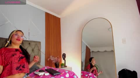 Snapshot of sashaa_77 chatting on October 4, 1:20 pm Sasha online show from October 4, 1:20 pm