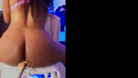 Snapshot of sashaa_monroe chatting on October 18, 12:09 pm Sasha online show from October 18, 12:09 pm