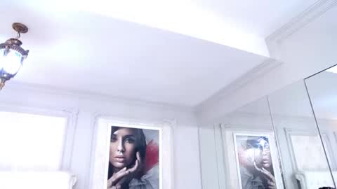Snapshot of sashavaughn chatting on September 23, 4:45 pm Sasha online show from September 23, 4:45 pm