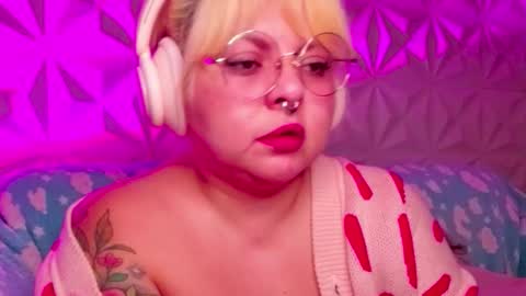 Snapshot of satyn_doll chatting on October 19, 1:43 am Gina George online show from October 19, 1:43 am
