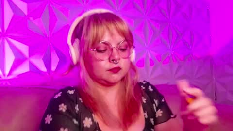 Snapshot of satyn_doll chatting on October 4, 11:24 pm Gina George online show from October 4, 11:24 pm