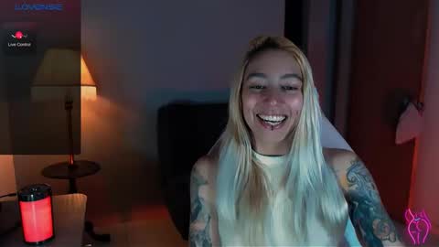 I AM JENN  online show from December 8, 10:47 pm