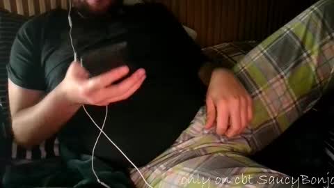 Snapshot of saucybonjo chatting on September 24, 3:35 am Ben online show from September 24, 3:35 am