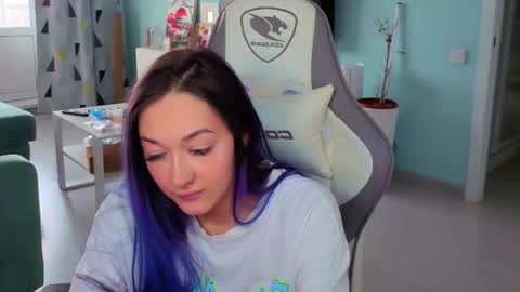 Ariel online show from February 25, 3:10 am