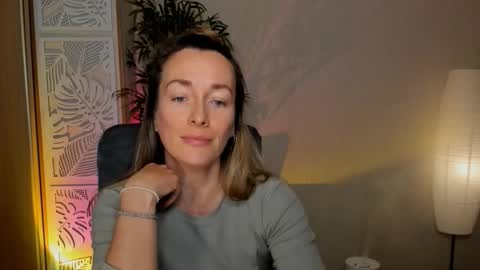 save the qween online show from February 27, 12:20 pm