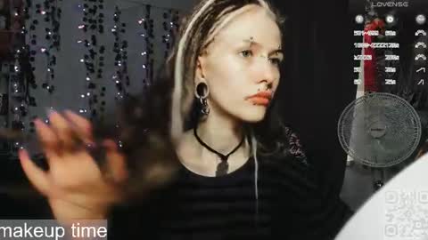 pronoun she. name Mary. age 21. online show from July 14, 3:17 pm