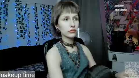 pronoun she. name Mary. age 21. online show from June 27, 5:19 pm