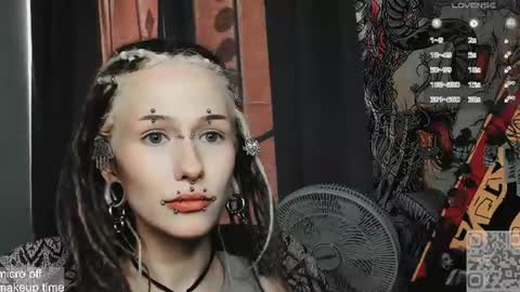 pronoun she. name Mary. age 21. online show from July 17, 2:08 pm