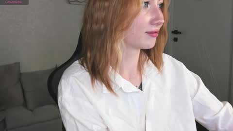 Kira  GMT 7 Mon Thu-Sun  0800am-0200pm  online show from December 18, 9:48 am