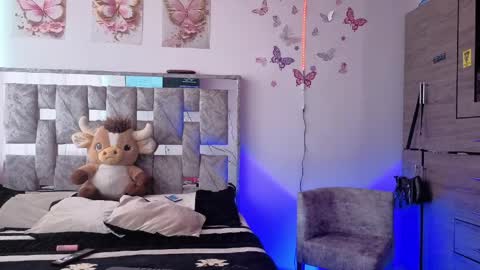 scarlet online show from April 18, 8:31 pm